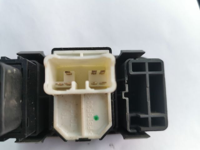 bontott TOYOTA YARIS Tükör Kapcsoló