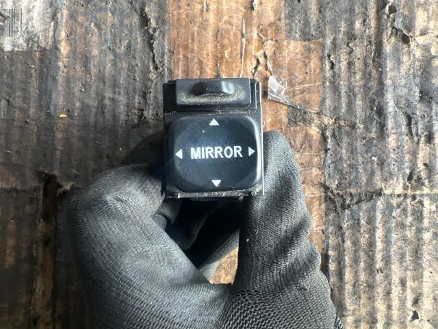 bontott TOYOTA YARIS Tükör Kapcsoló