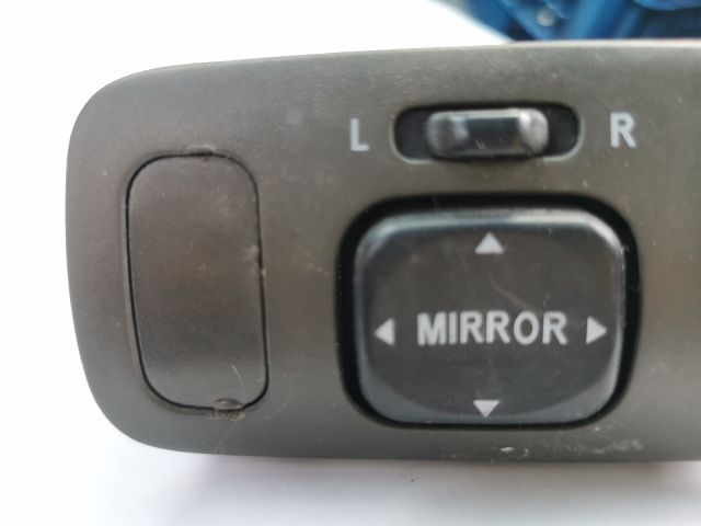 bontott TOYOTA YARIS Tükör Kapcsoló