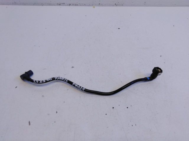 bontott TOYOTA YARIS Üzemanyagcső