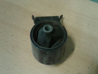 bontott TOYOTA YARIS Váltó Tartó Bak (Pozíciófüggetlen)