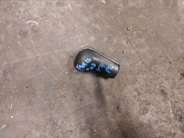 bontott TOYOTA YARIS Váltógomb