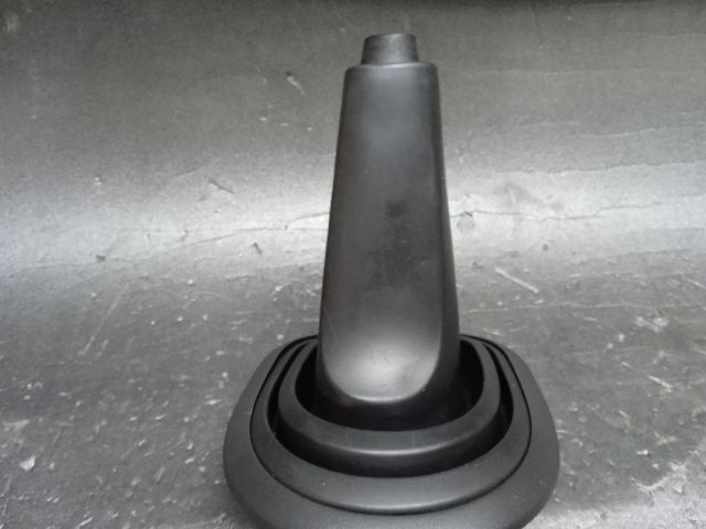 bontott TOYOTA YARIS Váltószoknya