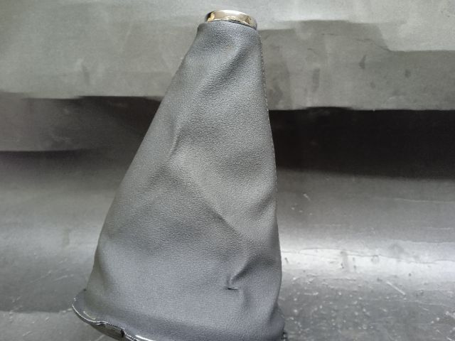 bontott TOYOTA YARIS Váltószoknya