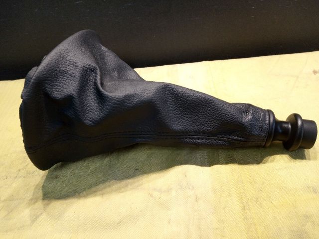 bontott TOYOTA YARIS Váltószoknya