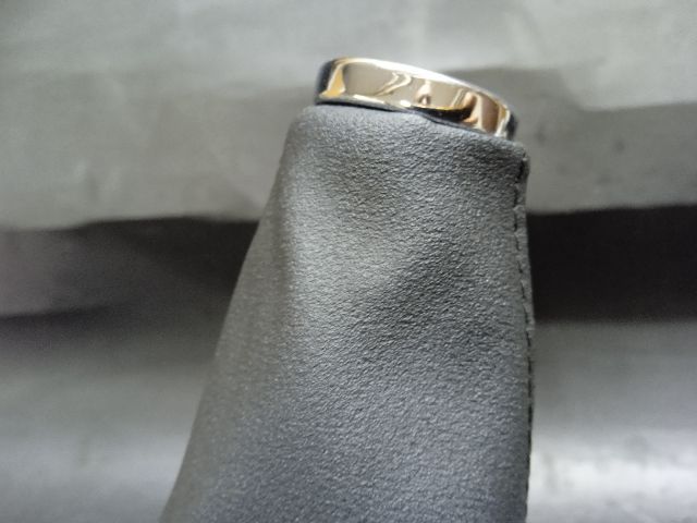 bontott TOYOTA YARIS Váltószoknya