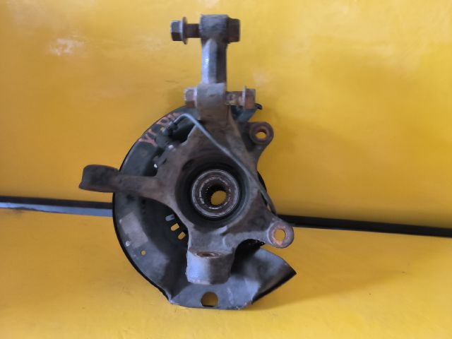 bontott TOYOTA YARIS VERSO Bal első Csonkállvány Kerékaggyal