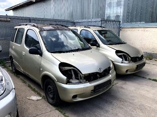 bontott TOYOTA YARIS VERSO Bal hátsó Rugó