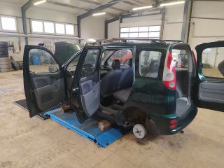 bontott TOYOTA YARIS VERSO Felső Motorburkolat