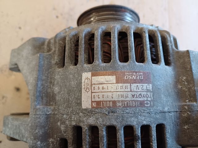 bontott TOYOTA YARIS VERSO Generátor