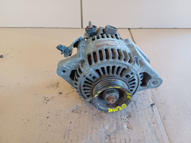 bontott TOYOTA YARIS VERSO Generátor