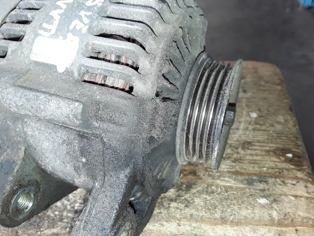 bontott TOYOTA YARIS VERSO Generátor