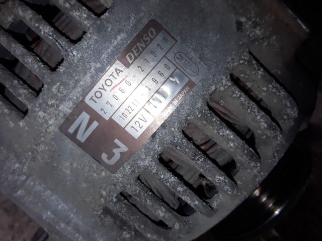 bontott TOYOTA YARIS VERSO Generátor