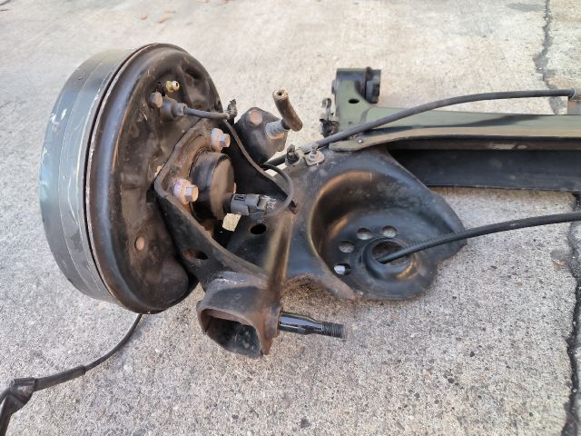 bontott TOYOTA YARIS VERSO Hátsó Híd (Dobfékes)