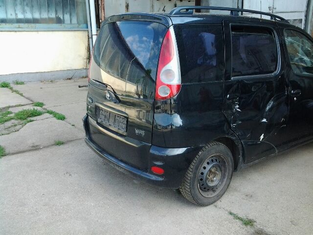 bontott TOYOTA YARIS VERSO Homlokfal (Üres lemez)