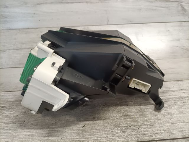 bontott TOYOTA YARIS VERSO Kilométeróra