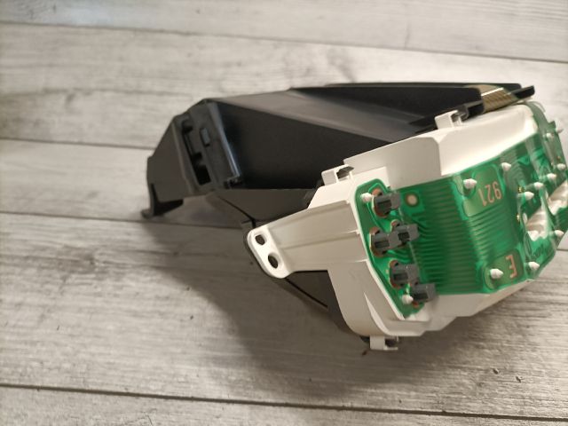 bontott TOYOTA YARIS VERSO Kilométeróra