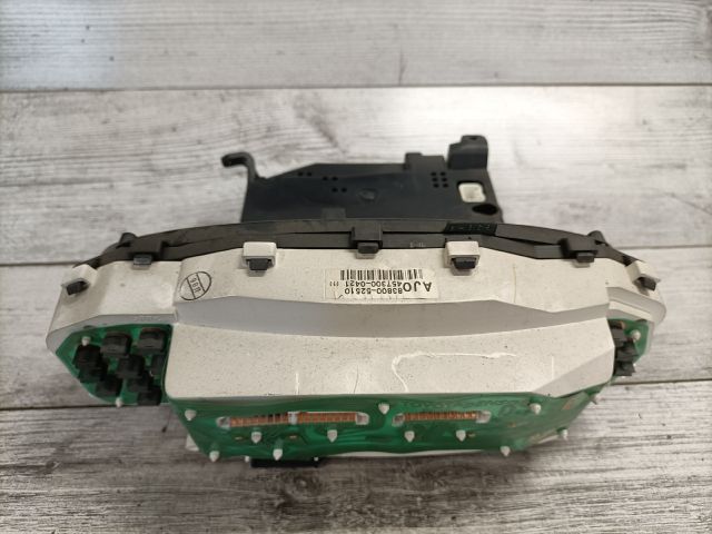 bontott TOYOTA YARIS VERSO Kilométeróra