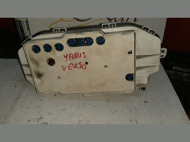 bontott TOYOTA YARIS VERSO Kilométeróra