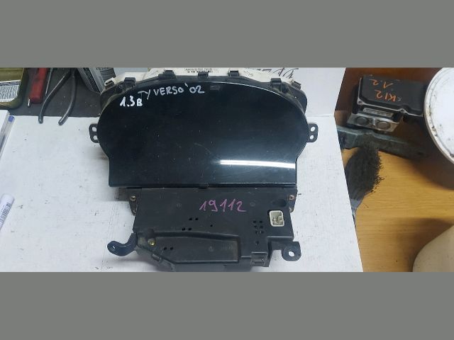 bontott TOYOTA YARIS VERSO Kilométeróra