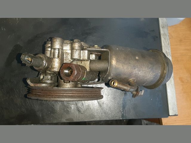 bontott TOYOTA YARIS VERSO Kormányszervó Motor (Hidraulikus)