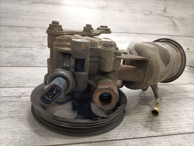 bontott TOYOTA YARIS VERSO Kormányszervó Motor (Hidraulikus)