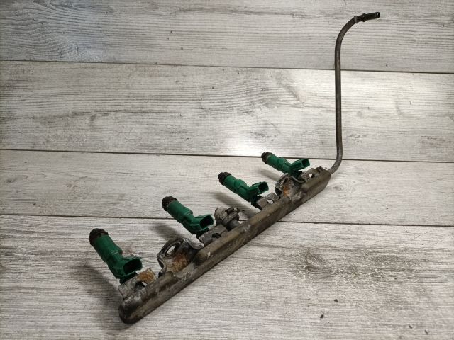 bontott TOYOTA YARIS VERSO Porlasztó (1 db)