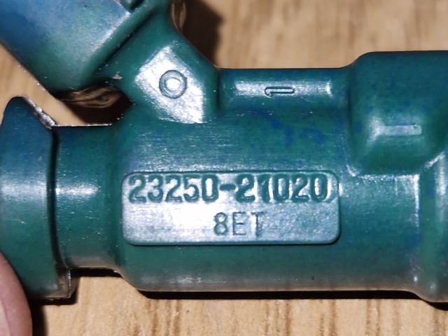 bontott TOYOTA YARIS VERSO Porlasztó (1 db)