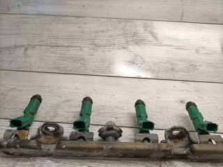 bontott TOYOTA YARIS VERSO Porlasztó (1 db)