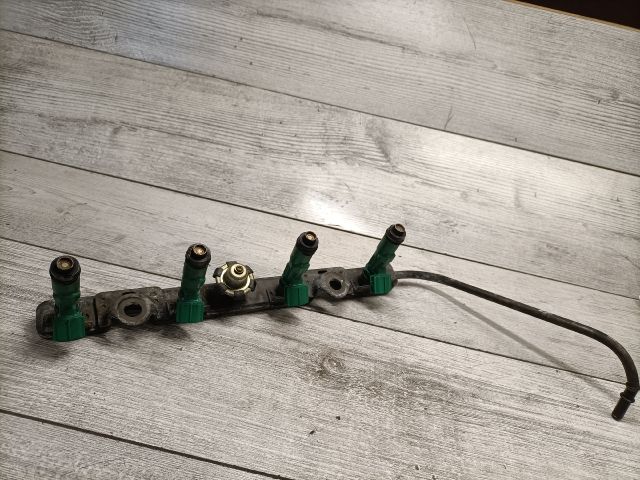 bontott TOYOTA YARIS VERSO Porlasztó (1 db)