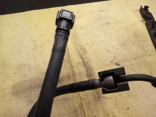 bontott TOYOTA YARIS VERSO Porlasztó Sor / Híd