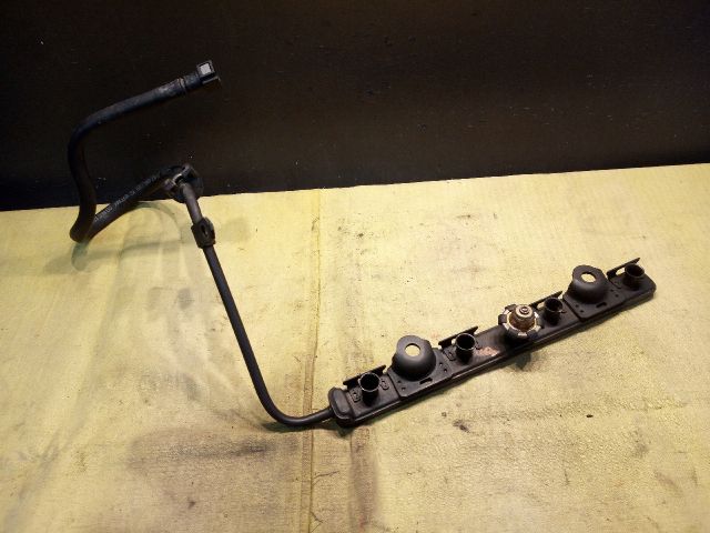 bontott TOYOTA YARIS VERSO Porlasztó Sor / Híd