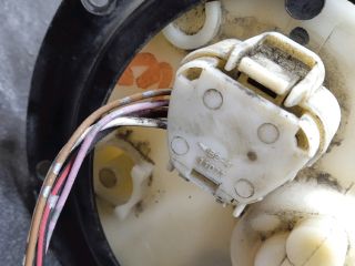 bontott TOYOTA YARIS VERSO Üzemanyag Szivattyú