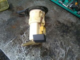 bontott TOYOTA YARIS VERSO Üzemanyag Szivattyú