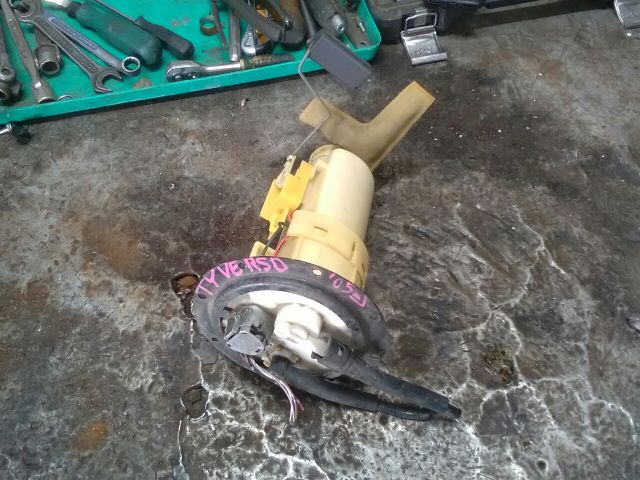 bontott TOYOTA YARIS VERSO Üzemanyag Szivattyú