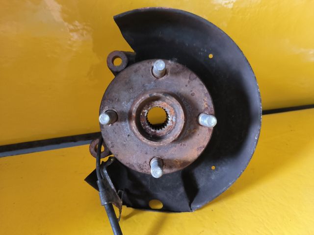 bontott TOYOTA YARIS VERSO Bal első Csonkállvány Kerékaggyal