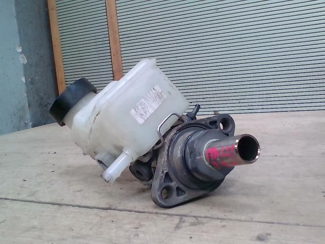 bontott TOYOTA YARIS VERSO Főfékhenger