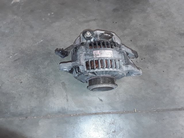 bontott TOYOTA YARIS VERSO Generátor