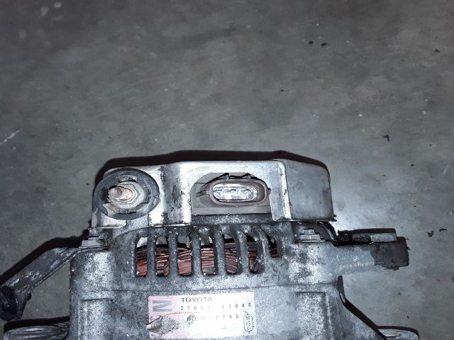 bontott TOYOTA YARIS VERSO Generátor