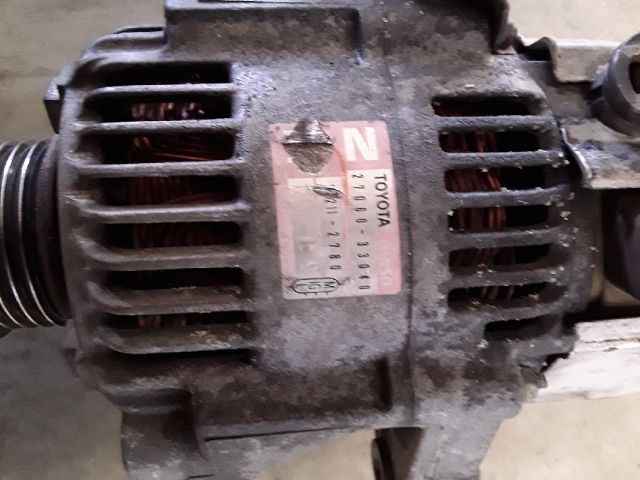 bontott TOYOTA YARIS VERSO Generátor