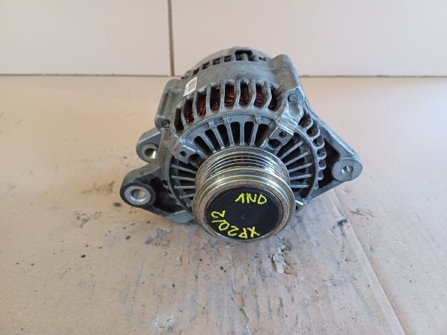 bontott TOYOTA YARIS VERSO Generátor