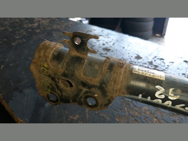 bontott TOYOTA YARIS VERSO Jobb első Gólyaláb (Lengécsillapító, Rugó)