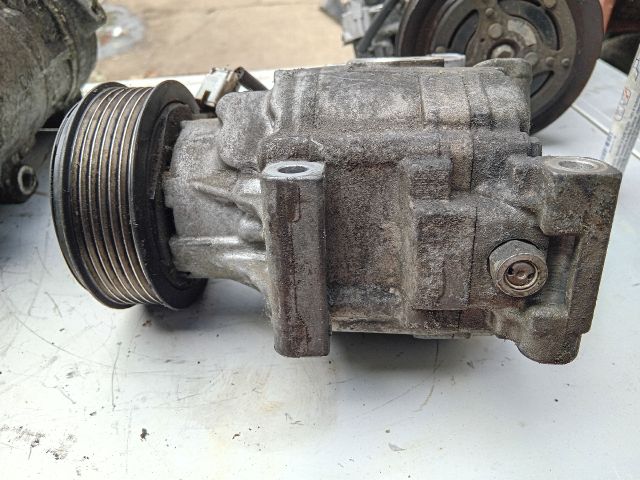 bontott TOYOTA YARIS VERSO Klímakompresszor