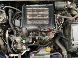 bontott TOYOTA YARIS VERSO Komplett Motor (Segédberendezésekkel)