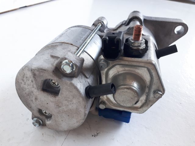 bontott TOYOTA YARIS VERSO Önindító