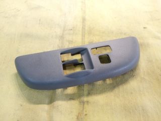 bontott TOYOTA YARIS VERSO Bal első Ablakemelő Kapcsoló Keret