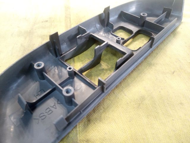 bontott TOYOTA YARIS VERSO Bal első Ablakemelő Kapcsoló Keret