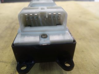 bontott TOYOTA YARIS VERSO Bal első Ablakemelő Kapcsoló