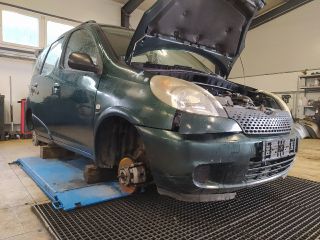 bontott TOYOTA YARIS VERSO Bal első Ablaktörlő Kar