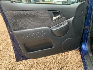 bontott TOYOTA YARIS VERSO Bal első Ajtó Kárpit